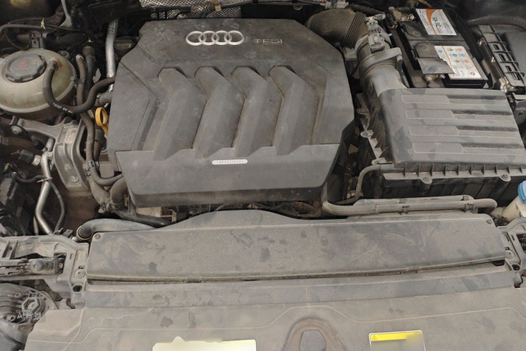 Audi Q3 2019 car image #22