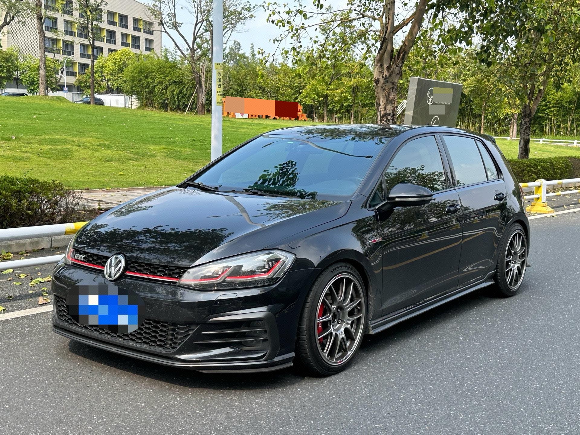 Volkswagen GolfGTI 2019 car image 