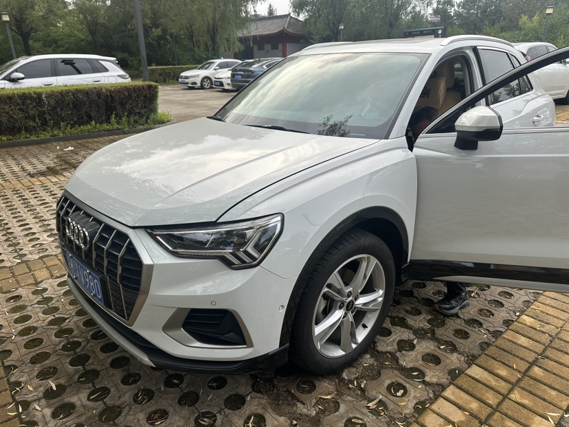Audi Q3 2023 Audi Q3 2023 car image