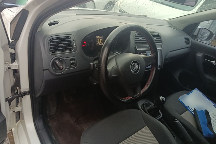 Volkswagen Polo 2018 car image #10