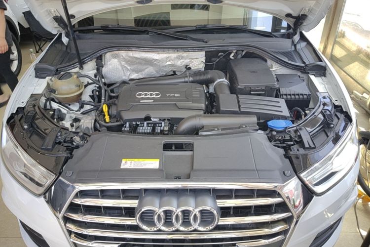 Audi Q3 2017 car image #20