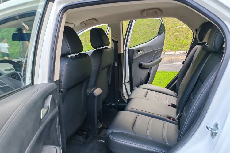 BYD Yuan New Energy 2019 imagen de coche #14