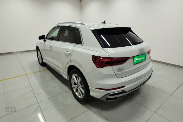 Audi Q3 2020 car image #5