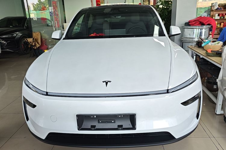 Tesla Model Y 2026 #3 Tesla Model Y 2026 car image #3