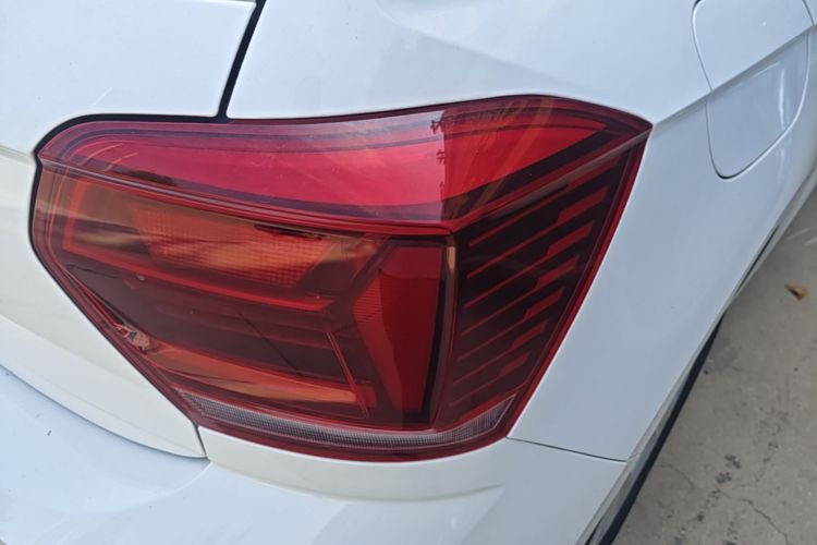 Volkswagen Polo 2021 car image #8