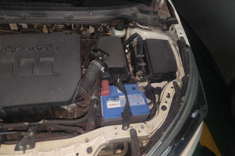 Toyota Corolla 2015 immagine di auto #29