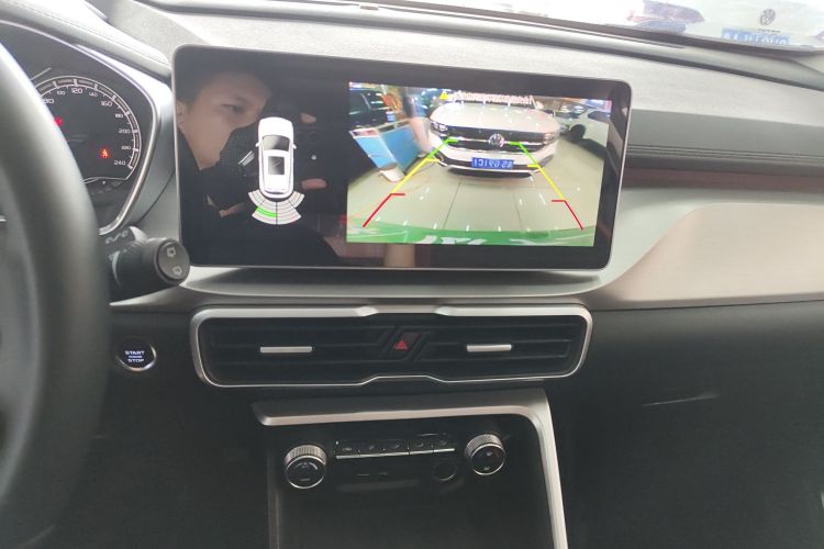 GEELY Coolray 2021 #17 GEELY Coolray 2021 car image #17