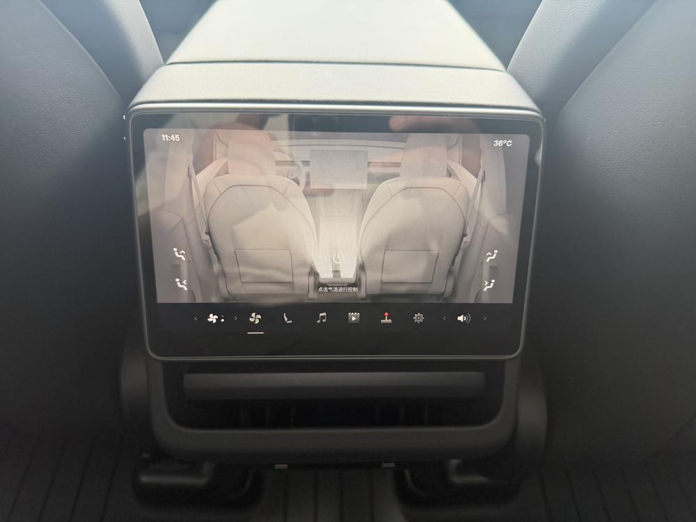 Tesla Model Y 2025 #10 Tesla Model Y 2025 car image #10