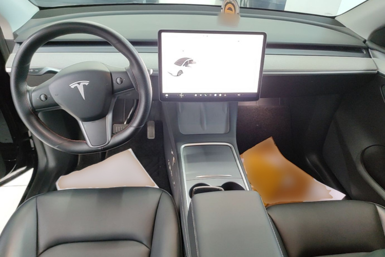 Tesla Model Y 2023 #10 Tesla Model Y 2023 car image #10