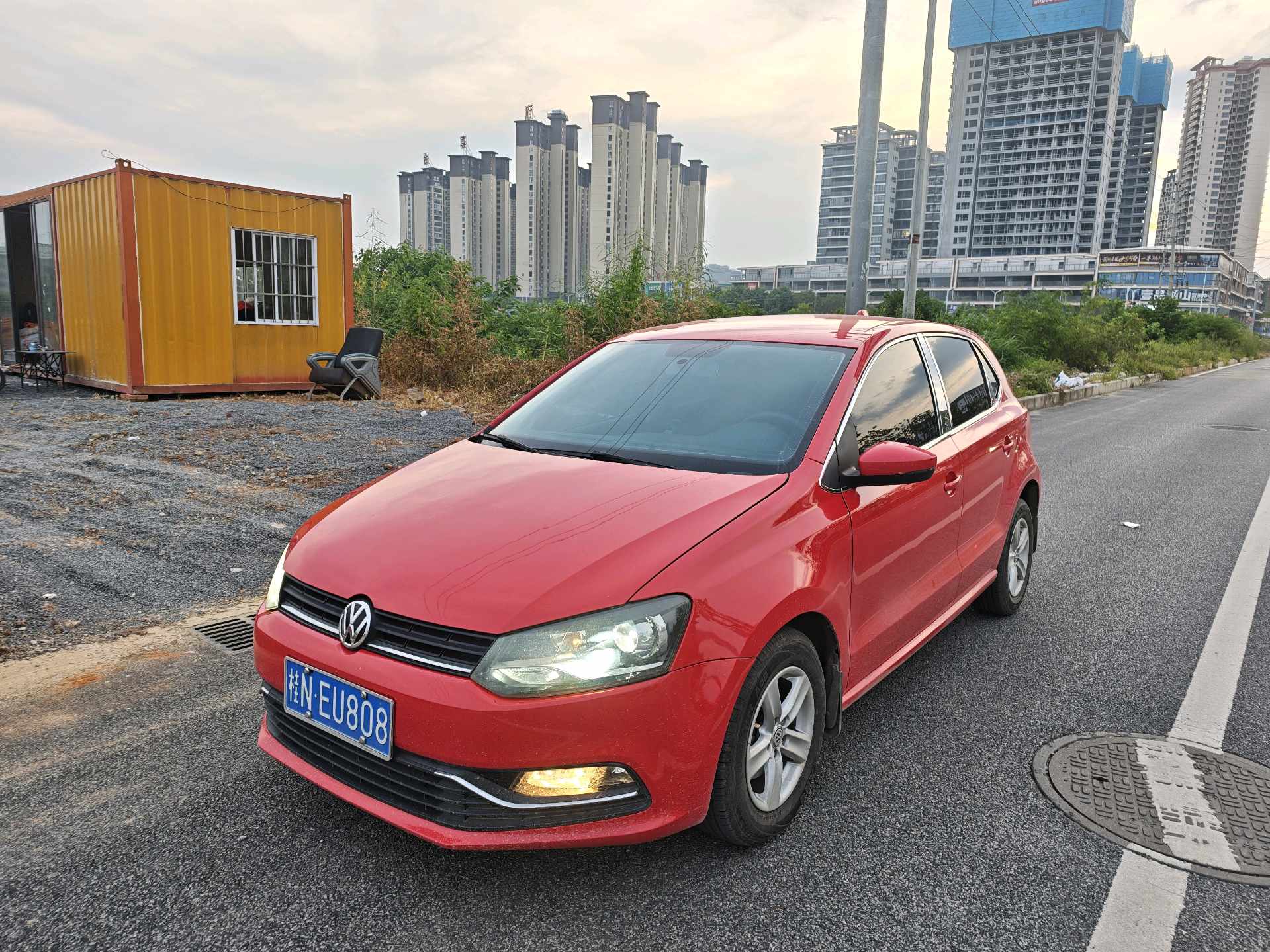 Volkswagen Polo 2016 car image 