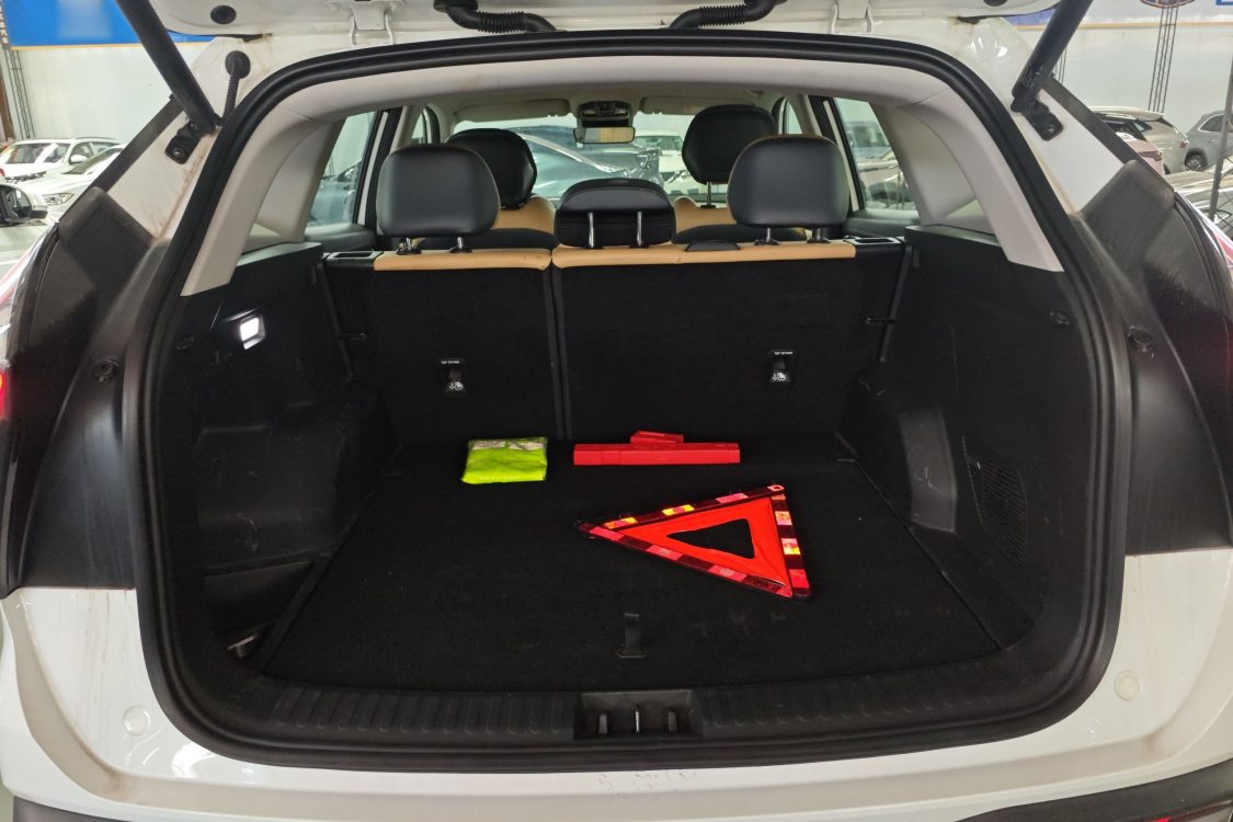 GEELY Boyue L 2026 car image #5