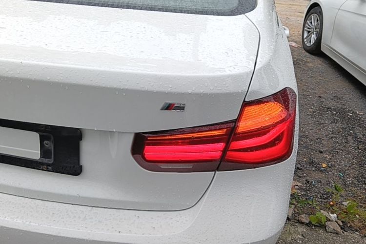 BMW 3 Series 2017 #8 BMW 3 Series 2017 car image #8