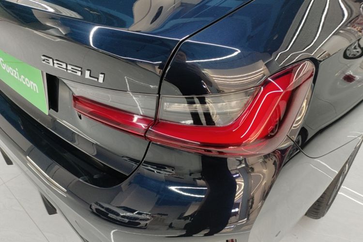 BMW 3 Series 2025 car image #8