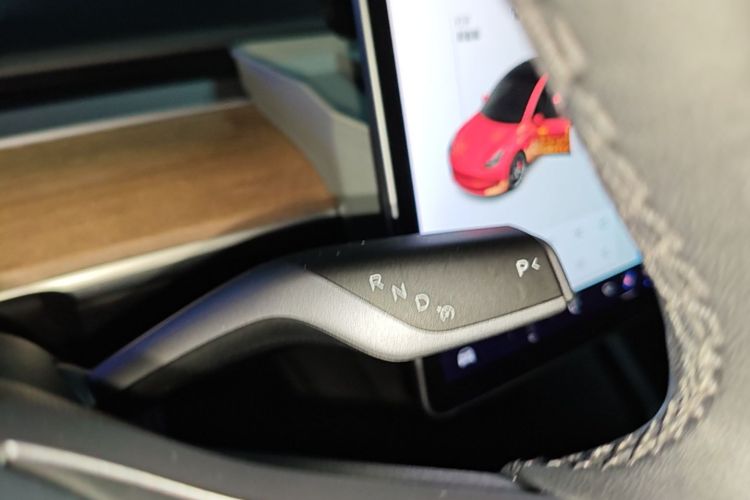 Tesla Model 3 2021 car image #18