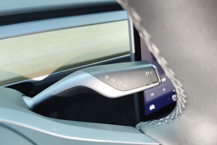 Tesla Model Y 2022 #14 Tesla Model Y 2022 car image #14