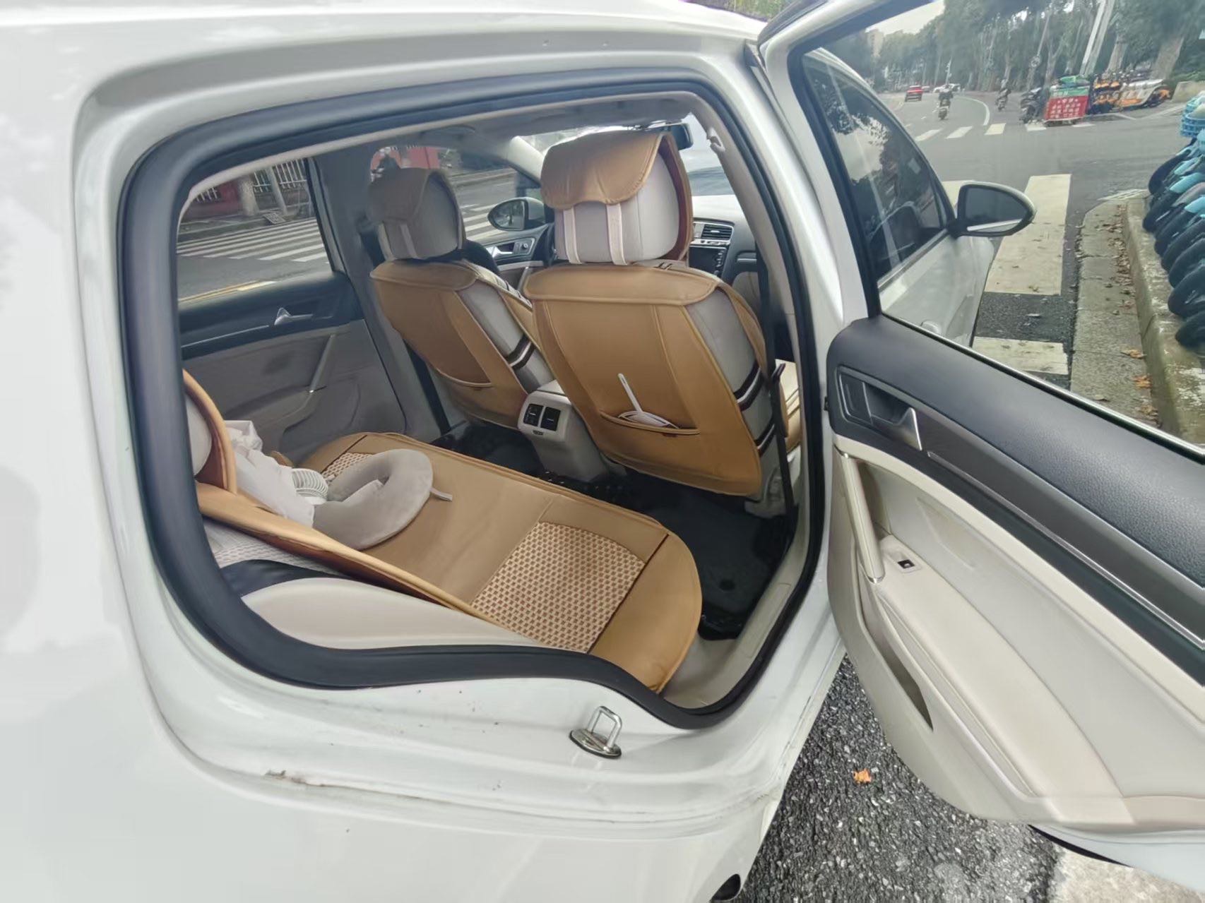 2016 car image #3