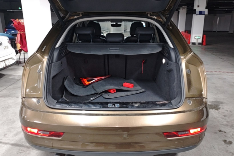 Audi Q3 2017 car image #19