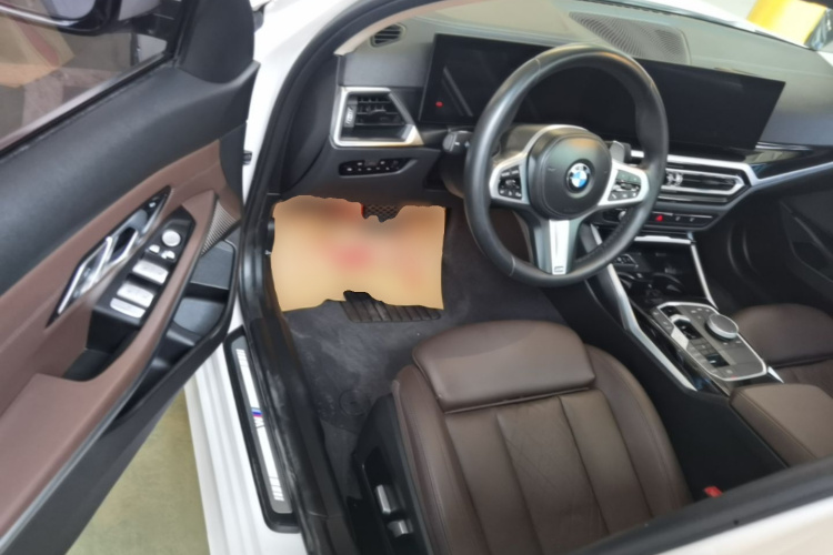 BMW 3 Series 2023 car image #16