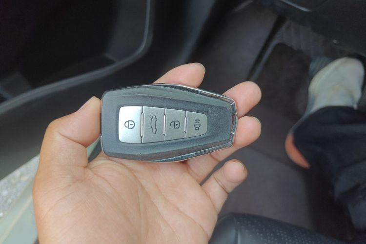GEELY Emgrand 2023 car image #11