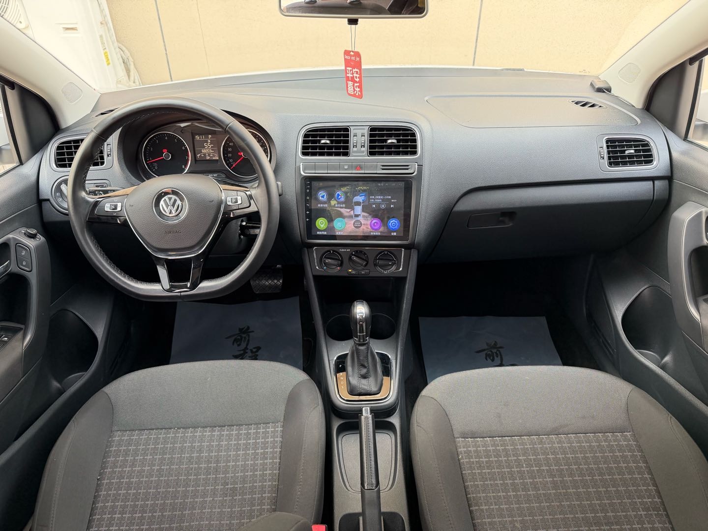 Volkswagen Polo 2018 car image #7