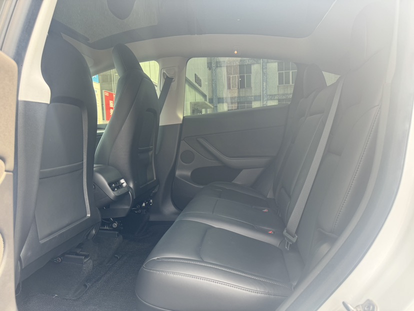 Tesla Model Y 2021 #5 Tesla Model Y 2021 car image #5