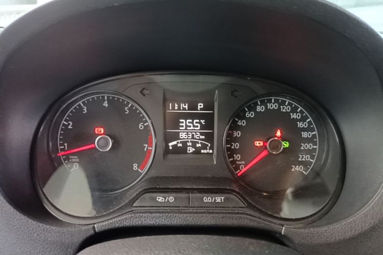 Volkswagen Polo 2018 car image #12