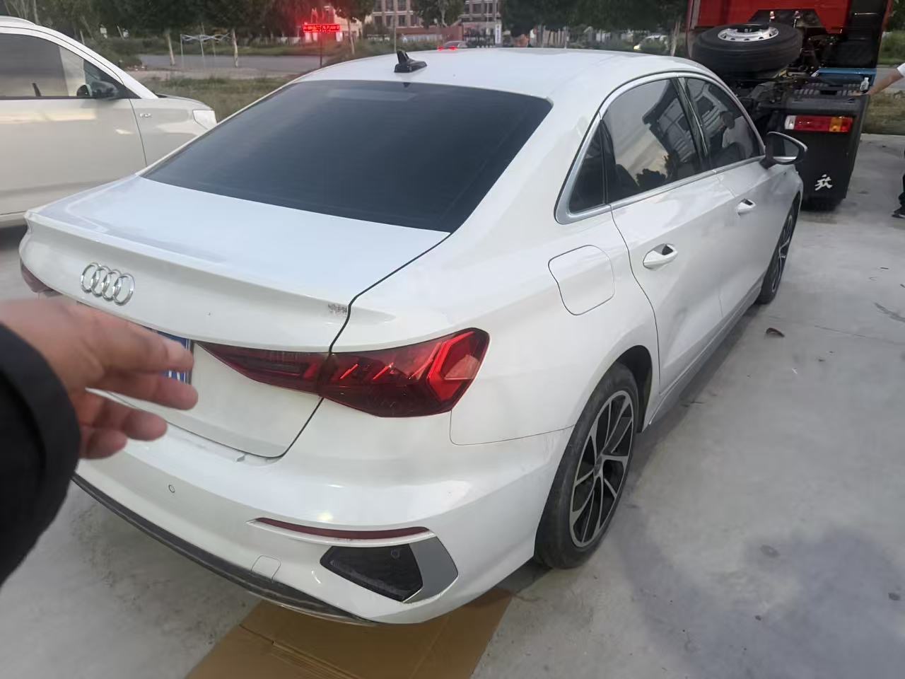 2022 immagine di auto #2