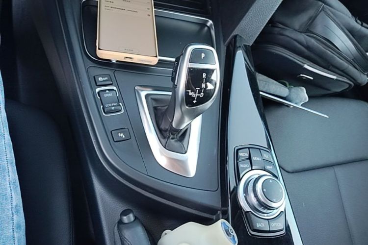 BMW 3 Series 2017 #14 BMW 3 Series 2017 car image #14