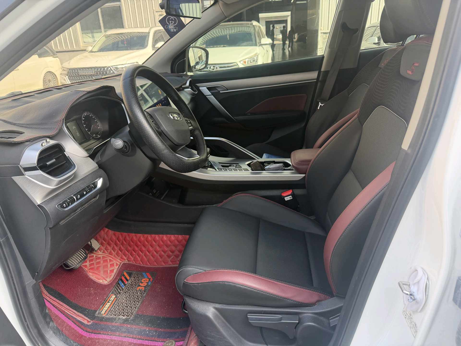 GEELY Coolray 2023 car image #2