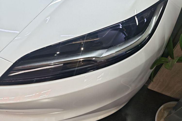 Tesla Model 3 2026 car image #23