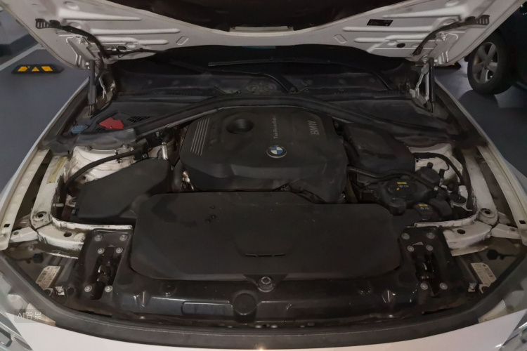 BMW 3 Series 2019 car image #22