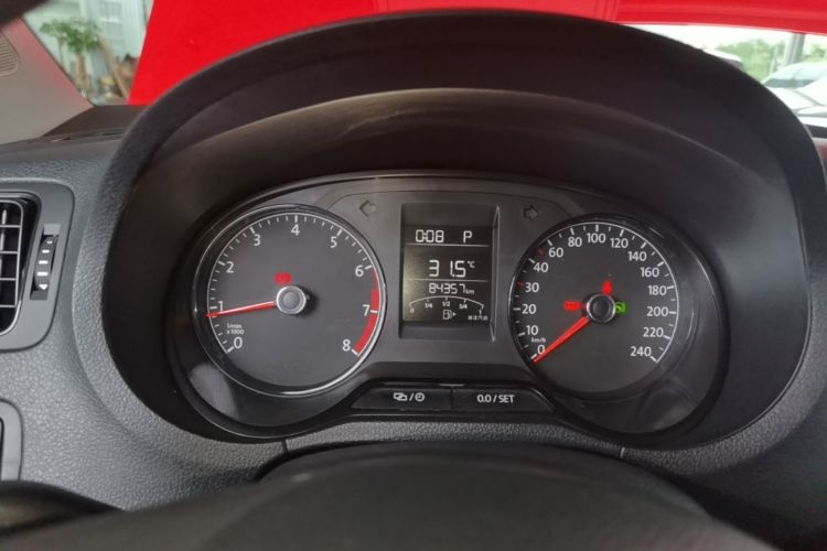 Volkswagen Polo 2017 car image #12