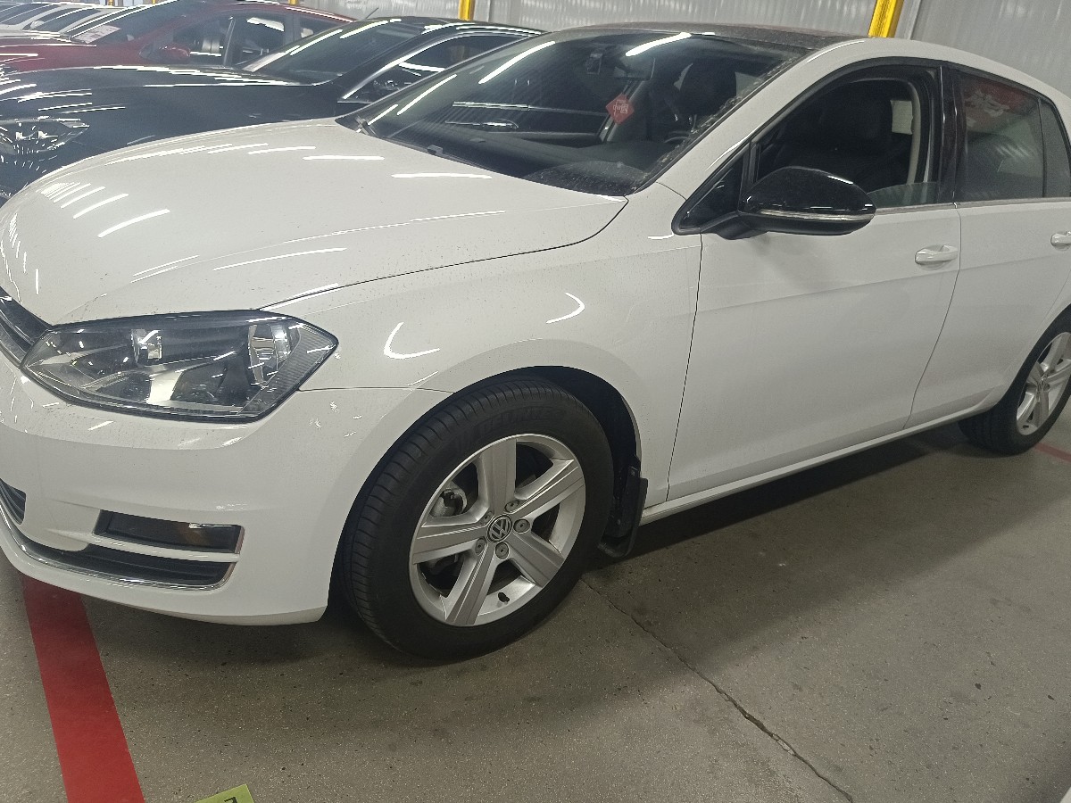 Volkswagen Golf 2015 immagine di auto 