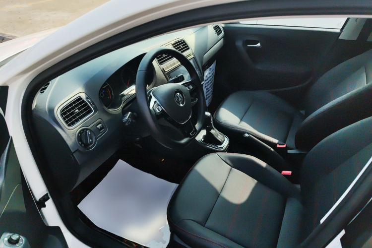 Volkswagen Polo 2018 صورة سيارة #12