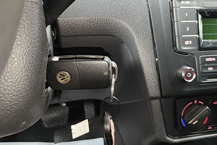 Volkswagen Santana 2016 image de voiture #14