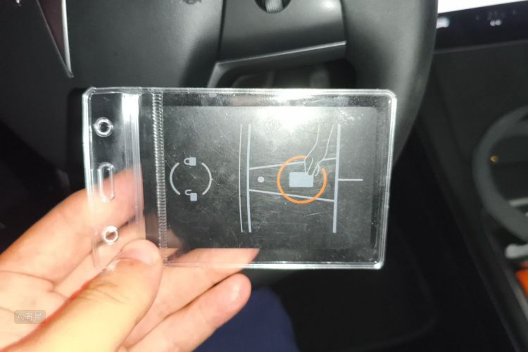 Tesla Model 3 2022 car image #10