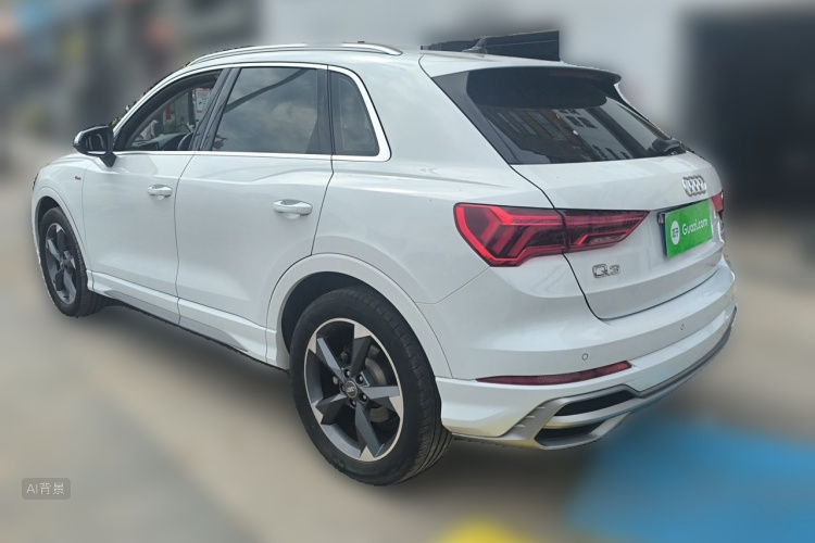 Audi Q3 2019 car image #5
