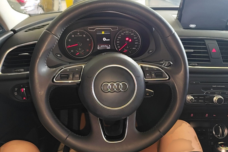 Audi Q3 2015 #11 Audi Q3 2015 car image #11