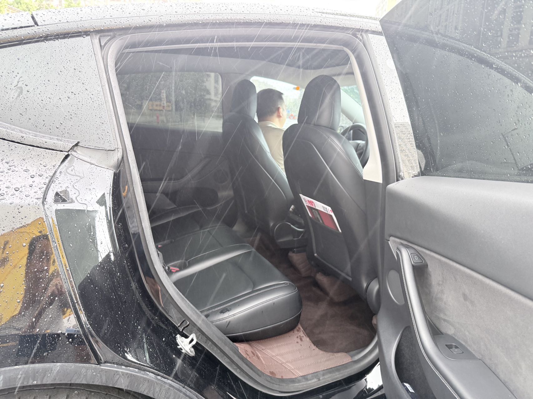 Tesla Model Y 2021 car image #7