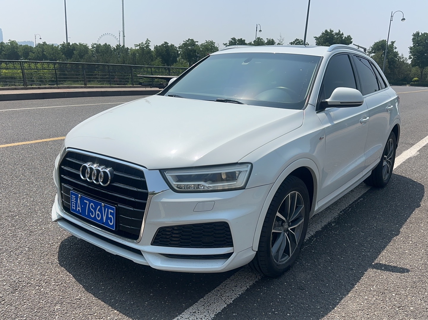 Audi Q3 2018 car image #2