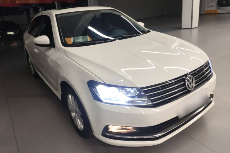 Volkswagen Lavida 2017 car image #4