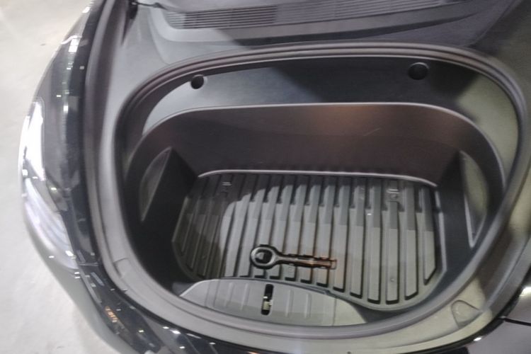 Tesla Model 3 2021 car image #20