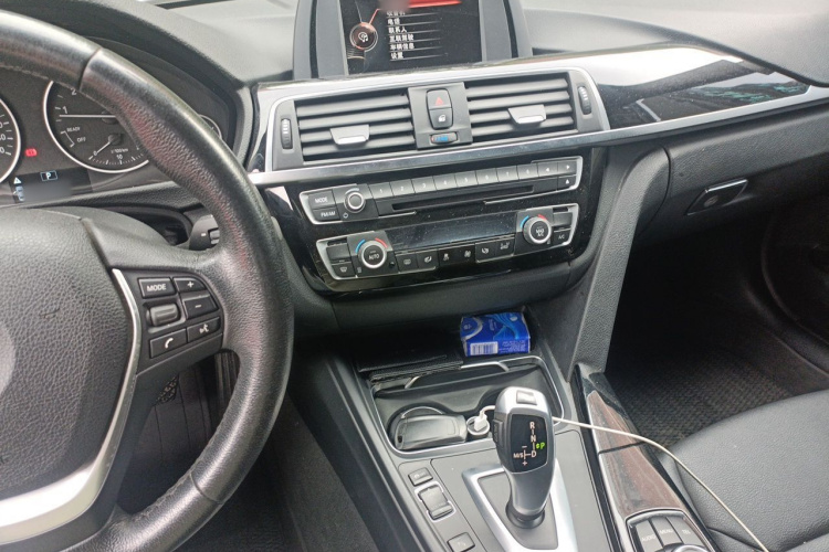 BMW 3 Series 2017 #17 BMW 3 Series 2017 car image #17