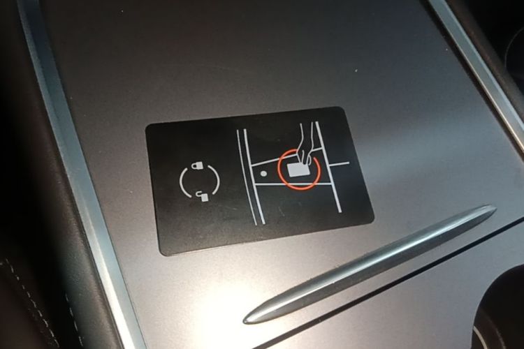 Tesla Model Y 2023 #9 Tesla Model Y 2023 immagine di auto #9
