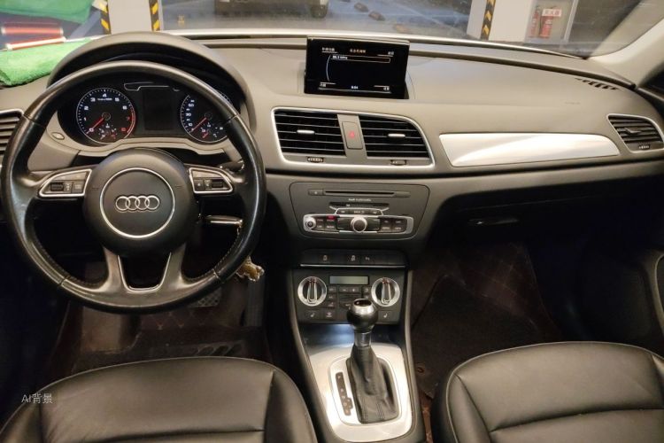 Audi Q3 2016 car image #11