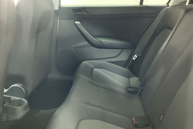 Volkswagen Santana 2020 imagen de coche #17
