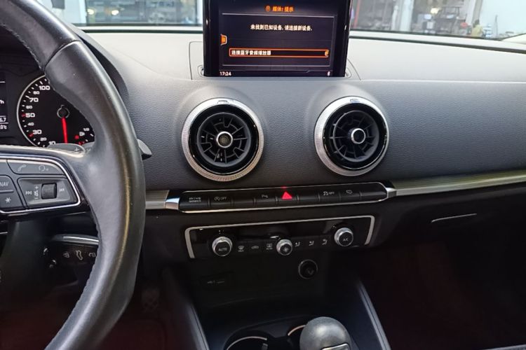 Audi A3 2018 immagine di auto #13
