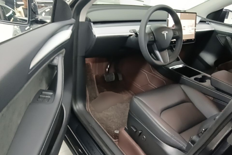 Tesla Model Y 2024 #15 Tesla Model Y 2024 car image #15