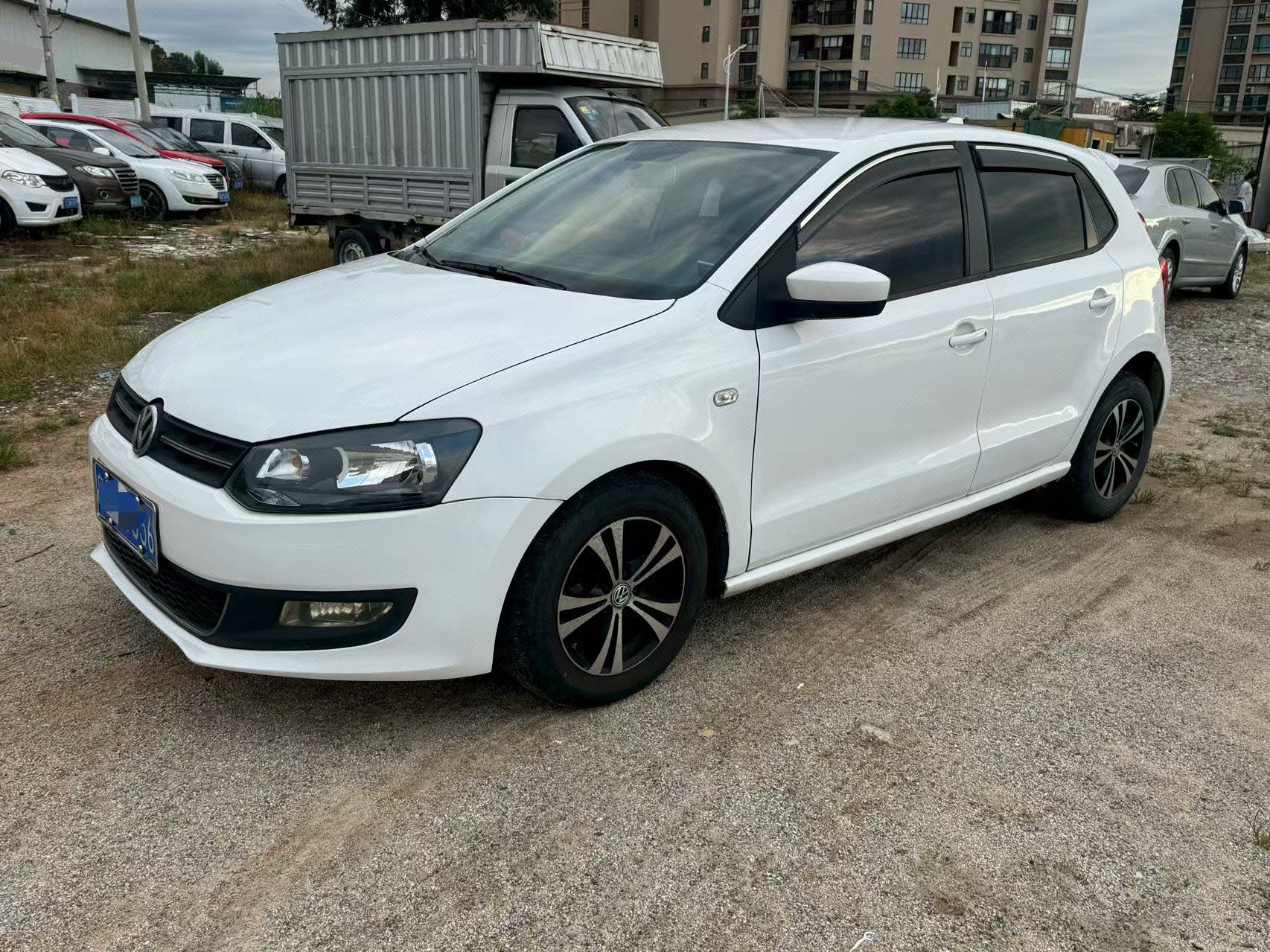 Volkswagen Polo 2011 Volkswagen Polo 2011 car image