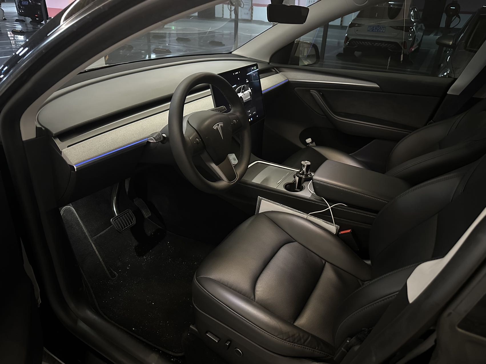Tesla Model Y 2024 #3 Tesla Model Y 2024 car image #3